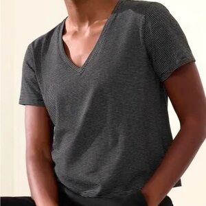 Athleta NWT Essential V-Neck Tee Arden Stripe Black/White, Size Small